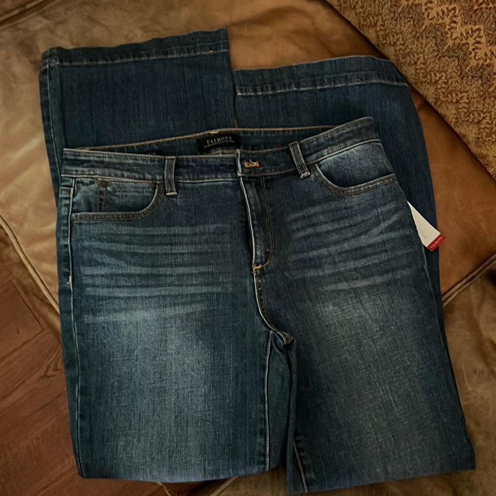 Women’s slimming flare jeans